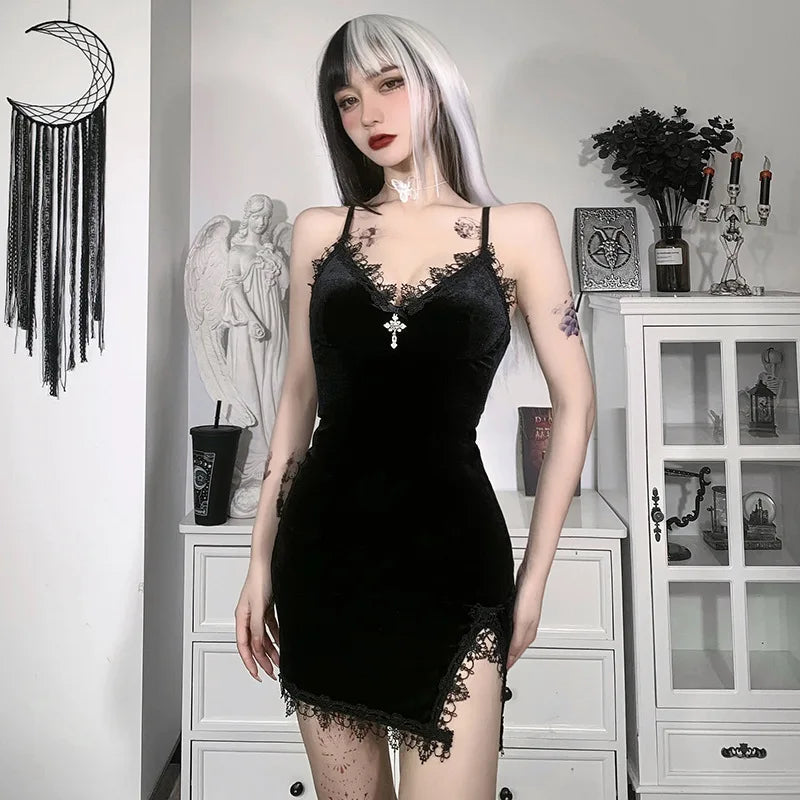 Schwarzes Gothic Kleid – Dark Cross