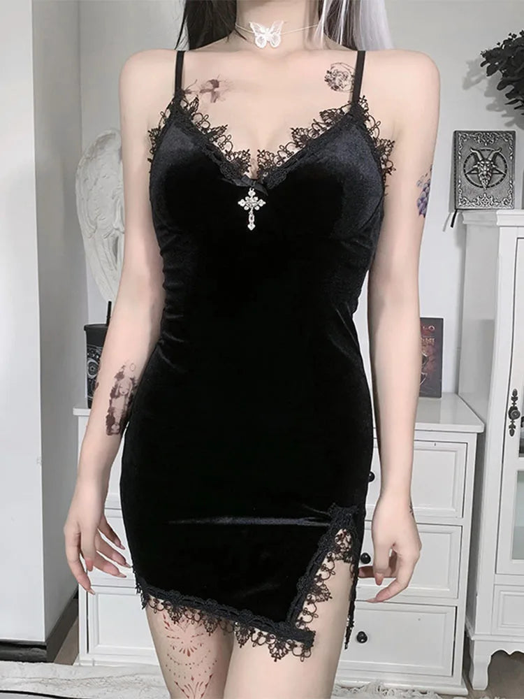 Schwarzes Gothic Kleid – Dark Cross